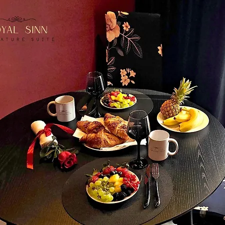 Royal Sinn Signature Suite-3